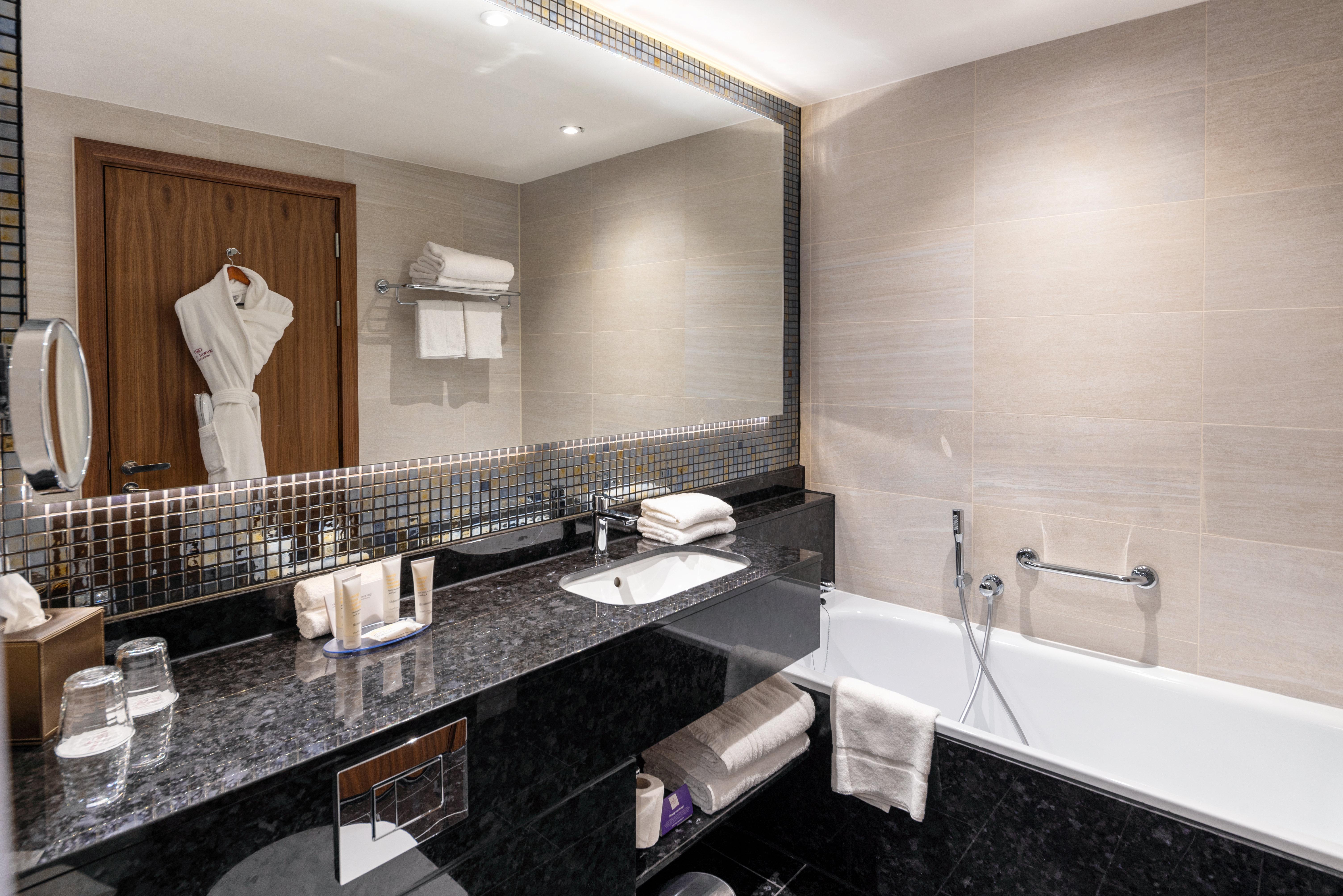 Отель Crowne Plaza London Heathrow T4 By Ihg Хитроу Экстерьер фото
