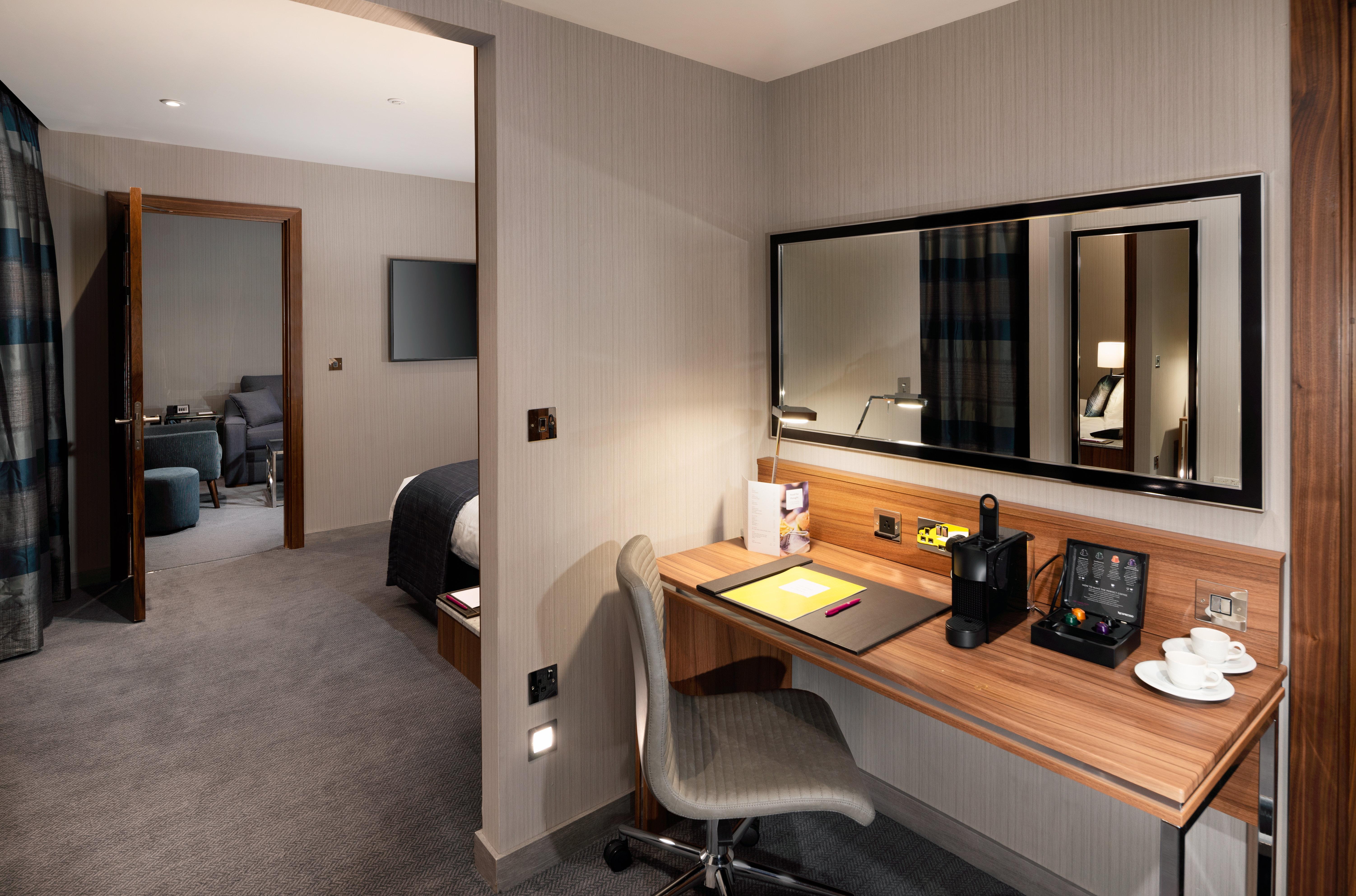 Отель Crowne Plaza London Heathrow T4 By Ihg Хитроу Экстерьер фото